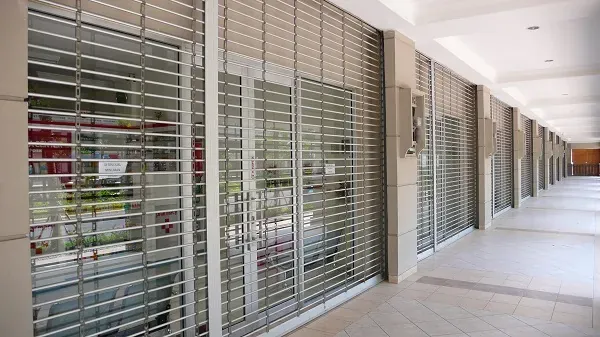 Rolling grille